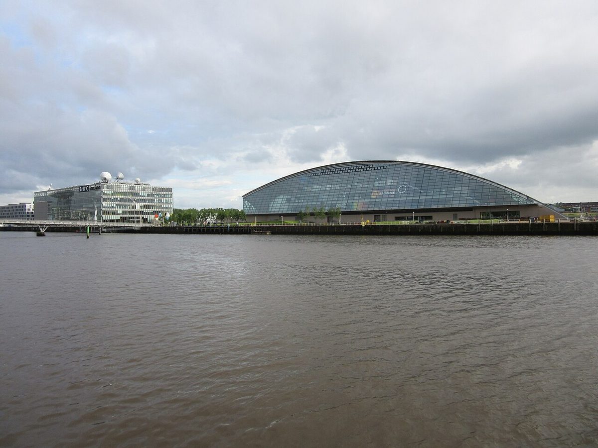 Glasgow Science Centre and Glasgow Tower on the River Clyde at dusk