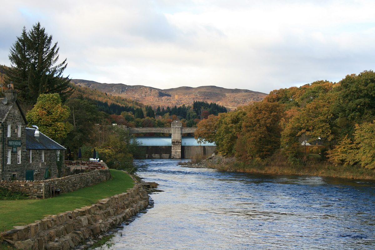 Pitlochry Dam and the River Tummel in autumn colour, one of the best free things to do in Pitlochry