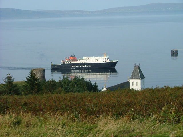A CalMac ferry approaching Uig pier on Skye, where Citylink coaches meet the Outer Hebrides sailings